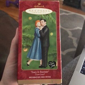 “Lucy es Enciente” limited edition